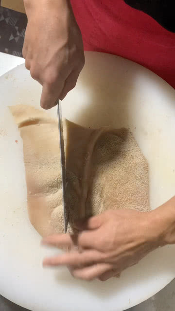 小伙聞臭襪子致鼻子發(fā)霉發(fā)臭